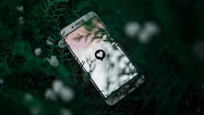 dating app swipe and match